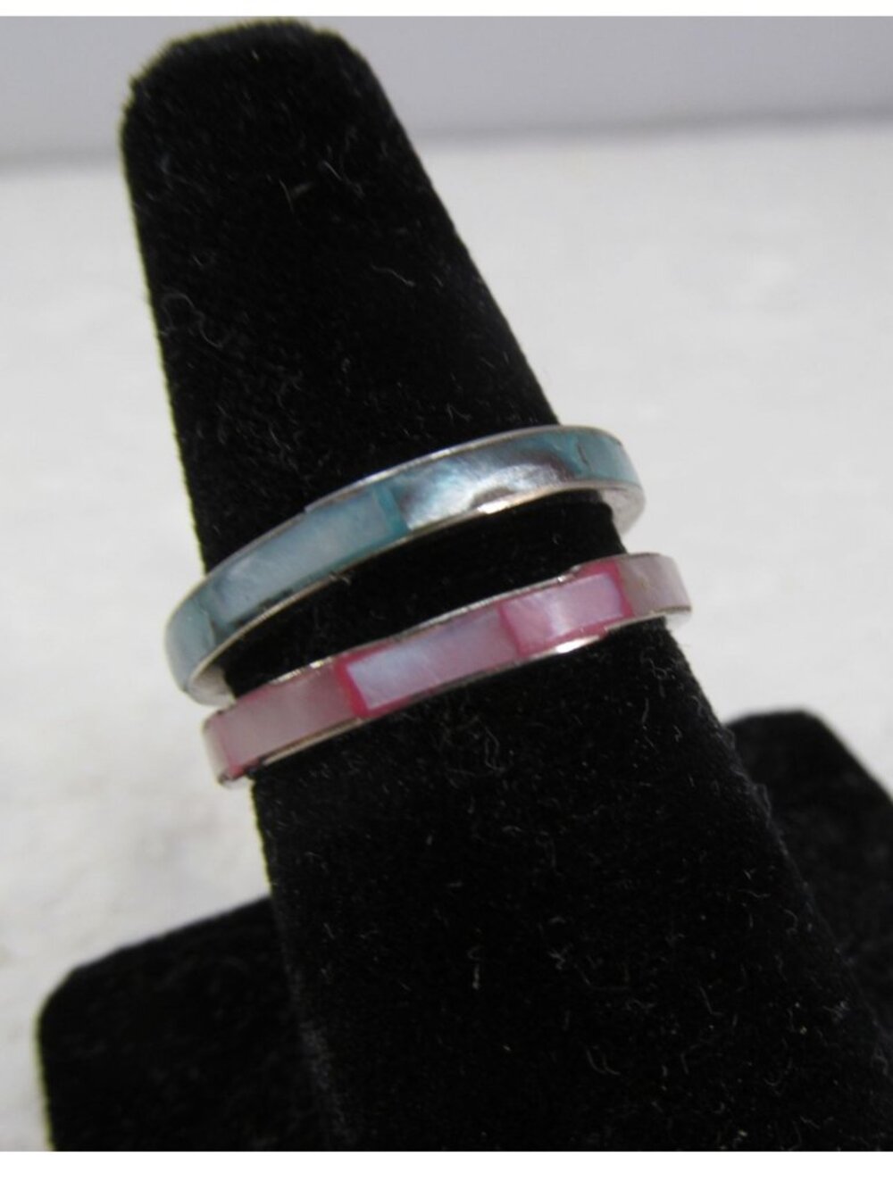 Lot of 2 Dyed Mother of Pearl Inlay Silver Tone Band Rings Size 8 and 8.25